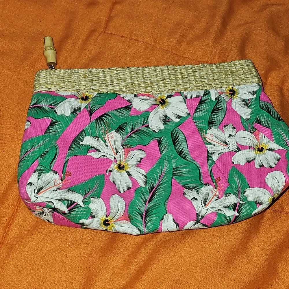 ESTEE LAUDER Like New Floral Makeup Bag With Zipper!!